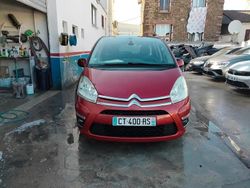 Rouge Occasion 2013 Citroën C4 Picasso Exclusive Monospace | 3 500 € (Prix assez cher)