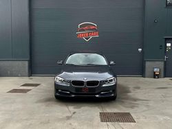 Gris Utilisé 2015 BMW 318 Sport Line Berline | 9 500 €