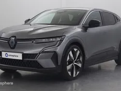 Gris Utilisé 2023 Renault Mégane Techno SUV | 30 799 € (Prix assez cher)