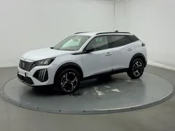 Vert Utilisé 2024 Peugeot 2008 Allure SUV | 21 390 € (Prix juste)