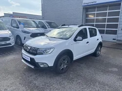Blanc glacier Utilisé 2018 Dacia Sandero Stepway Citadine | 8 999 € (Prix juste)