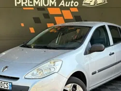 Utilisé 2011 Renault Clio II Authentique Citadine | 6 990 € (Prix assez cher)