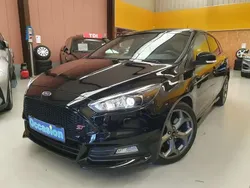 Noir Utilisé 2017 Ford Focus ST Citadine | 23 900 € (Prix juste)