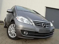 Argent Utilisé 2012 Mercedes A180 Elegance Berline | 7 950 €