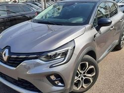 Utilisé 2022 Renault Captur Intens SUV | 16 890 € (Bon prix)
