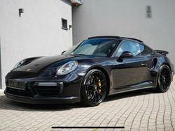 Bleu Occasion 2017 Porsche 911 Turbo S Coupé | 174 000 € (Prix assez cher)