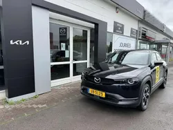 Orange Utilisé 2024 Mazda MX30 Makoto SUV | 24 861 €