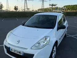 Utilisé 2009 Renault Clio II Authentique Berline | 3 200 € (Prix juste)