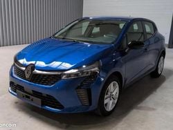 Bleu Nouvelle 2025 Renault Clio V Evolution Berline | 20 990 € (Prix juste)