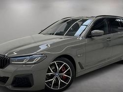 Gris Utilisé 2022 BMW 530e M Sport Break | 42 890 € (Prix assez cher)