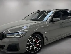 Gris Utilisé 2022 BMW 530e M Sport Break | 42 890 € (Prix assez cher)