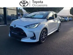 Blanc Utilisé 2023 Toyota Yaris Hybrid Sport | 22 990 € (Prix juste)