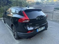 Noir Occasion 2013 Volvo V40 Summum Berline | 13 900 €