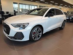 Blanc arcona Utilisé 2025 Audi A3 Sportback e-tron S-Line Citadine | 63 879 €