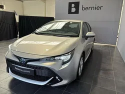 Gris Utilisé 2023 Toyota Corolla | 22 980 € (Prix juste)