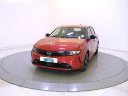 Rouge Utilisé 2024 Opel Astra Berline | 23 990 € (Prix juste)