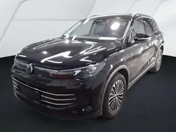 Noir Utilisé 2024 VW Tiguan Elegance SUV | 40 912 € (Prix assez cher)