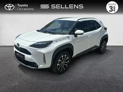 Blanc Utilisé 2025 Toyota Yaris Hybrid Design | 29 000 € (Prix cher)