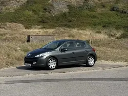 Gris Utilisé 2009 Peugeot 207 Berline | 5 500 € (Prix juste)