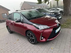 Rouge Utilisé 2018 Toyota Yaris Hybrid Business Edition Berline | 13 500 € (Super prix)