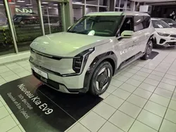 Gris Utilisé 2023 Kia EV9 2 SUV | 66 599 € (Prix juste)