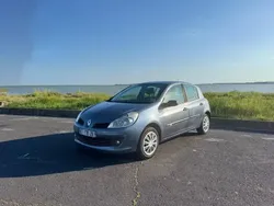 Gris Utilisé 2005 Renault Clio II Expression Berline | 2 799 € (Prix juste)