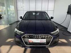 Bleu navarre métallisé noir mythe métallisé Utilisé 2025 Audi A1 Sportback Design Citadine | 28 990 € (Prix assez cher)