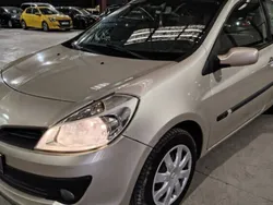 Utilisé 2006 Renault Clio III Expression Citadine | 2 490 € (Prix juste)
