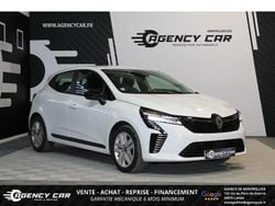 Blanc Utilisé 2024 Renault Clio V Evolution Berline | 16 299 € (Prix juste)