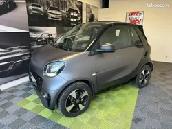 Gris Utilisé 2021 Smart ForTwo Electric Drive Passion Cabriolet | 14 990 €