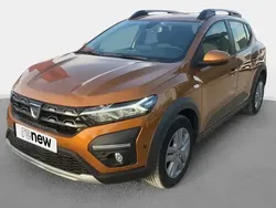 Orange Utilisé 2022 Dacia Sandero Comfort Citadine | 14 999 € (Prix juste)