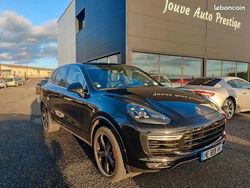 Noir Occasion 2015 Porsche Cayenne Turbo SUV | 48 000 €