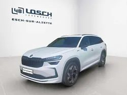 Blanc Utilisé 2025 Skoda Kodiaq SportLine SUV | 57 106 € (Prix cher)