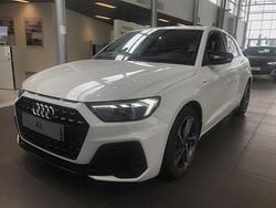 Blanc glacier métallisé noir mythe métallisé Nouvelle 2025 Audi A1 Sportback S-line plus Citadine | 35 261 € (Prix cher)