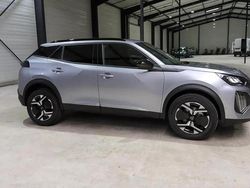 Gris Nouvelle 2025 Peugeot 2008 Allure SUV | 25 990 € (Prix assez cher)