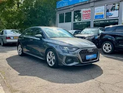 Gris Utilisé 2023 Audi A3 Sportback Sport Citadine | 28 900 € (Bon prix)