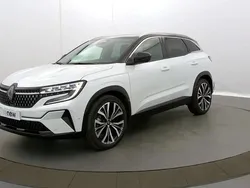 Blanc Utilisé 2023 Renault Austral Iconic SUV | 30 250 € (Prix juste)