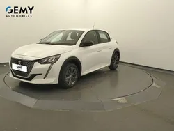 Blanc Utilisé 2022 Peugeot e-208 Active Citadine | 15 779 € (Prix juste)