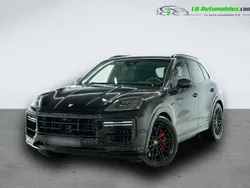 Utilisé 2024 Porsche Cayenne Turbo E-Hybrid SUV | 206 600 € (Prix cher)