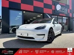 Blanc Utilisé 2022 Tesla Model 3 Standard Range Berline | 24 990 € (Prix juste)