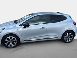Gris Utilisé 2023 Renault Clio V Evolution Citadine | 14 990 € (Prix juste)