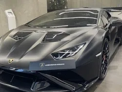 Utilisé 2023 Lamborghini Huracán Coupé | 380 000 € (Prix juste)