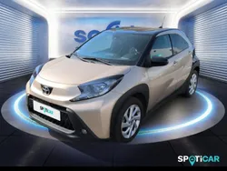 Beige Utilisé 2022 Toyota Aygo Design Citadine | 13 990 € (Prix juste)