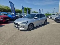 Gris Utilisé 2024 Ford Focus ST-Line X Berline | 22 999 € (Prix juste)