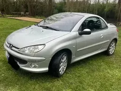 Utilisé 2003 Peugeot 206 CC Cabriolet | 3 250 € (Prix juste)