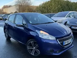 Bleu Utilisé 2015 Peugeot 208 Style Citadine | 4 999 € (Prix juste)