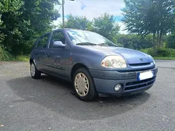 Bleu Utilisé 2001 Renault Clio II Berline | 3 900 € (Prix assez cher)