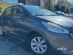 Utilisé 2014 Peugeot 208 Style Citadine | 6 490 € (Bon prix)