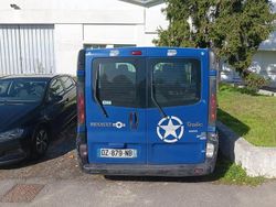 Bleu Utilisé 2005 Renault Trafic Van | 3 800 €