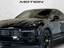 Utilisé 2023 Porsche Cayenne Turbo S SUV | 194 990 €